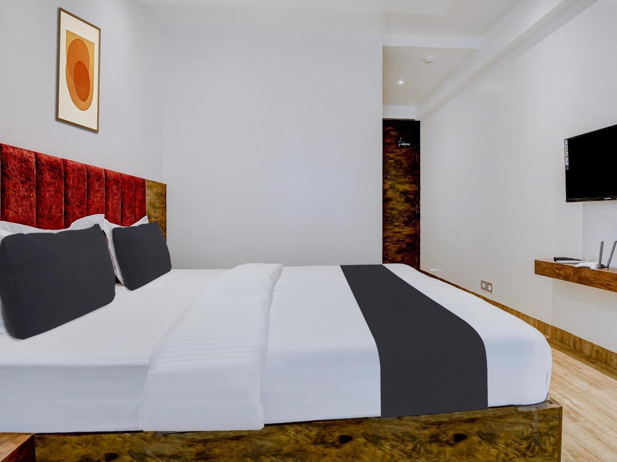 Townhouse Madgaon Hotel Raia Luaran gambar